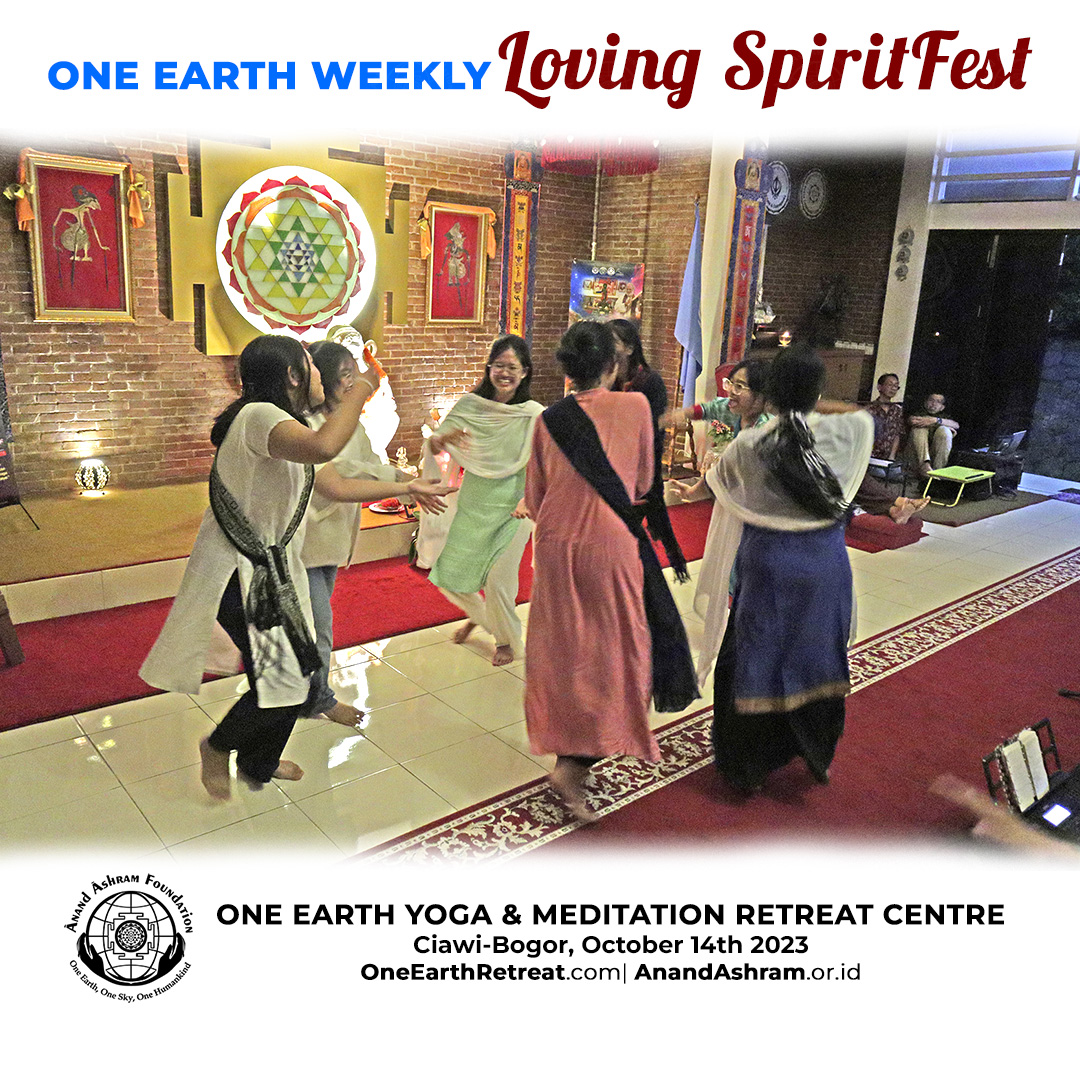 AnandAshram's tweet photo. Semua Larut dalam #Lautan #Kasih #Devosi #Bhakti. Hanya #Sadhguru #GuruSejati yang bisa melakukannya.
#OneEarthWeekly #LovingSpiritFest #SpiritFest #SpiritFestival #SpiritualFestival #MeditativeMusic #MusicHealing #BeyondBoundaries #OceanofDevotion #OneEarthRetreat #AnandAshram https://t.co/XR3zsKe64h