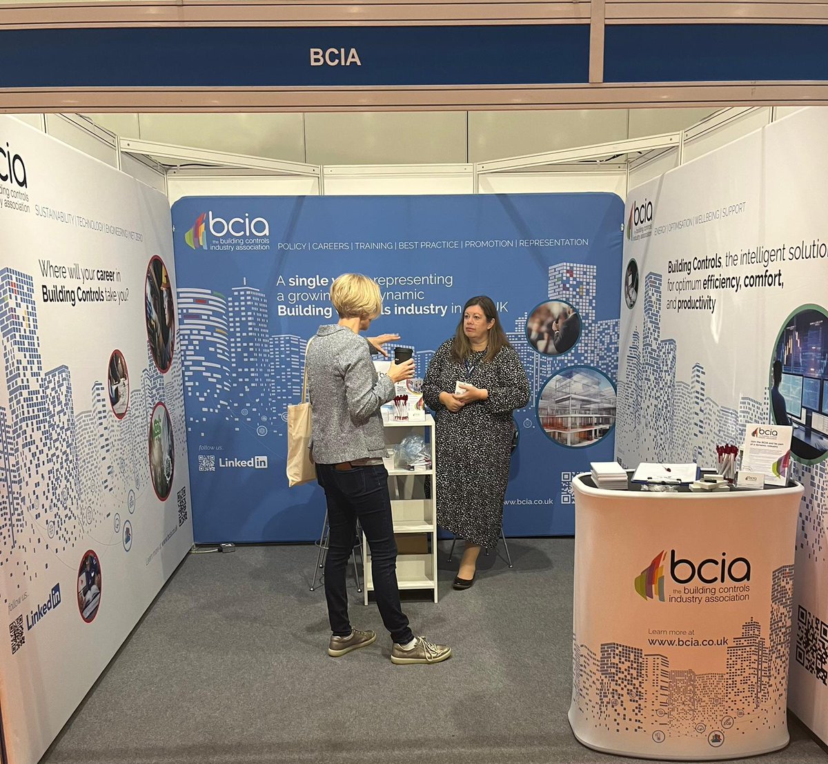 Good morning from Day 2 of <a href="/smart_build/">Smart Buildings Magazine</a> Show! Visit us on stand A21 for your membership/training questions. Don't miss BCIA President <a href="/GraemeRees/">Graeme Rees</a>' panel discussion on Building Controls at 15:10 in the Controls &amp; Networks Theatre! Register to attend here: smartbuildingsshow.com/register