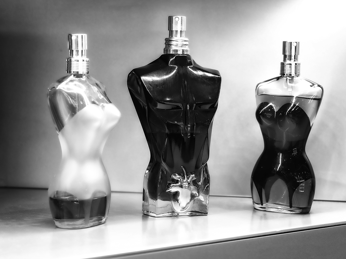 «Tentación». Miguel Ángel Cruz Sánchez. Localización: Perfumerías El Corte Inglés María Auxiliadora.

Concurso del Fotografía 2023 del Museo del Comercio y la Industria de Salamanca. Tema: ✨ Perfumerías ✨ 

#salamanca #concurso #fotografía