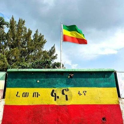 AbrarSuleiman's tweet photo. “እኛ ቀይ ባህር አጀንዳችን አይደለም
እንኳን ደም ውሃ ጠብታ ለቀይ ባህር አናፈስም።
እኛ ነገ መከላከያ ስንሆን ታንክና መድፍ ያስፈልገናል። አሁን እራሳችንን ለመከላከል ብንተኩስም የሀገር ሃልፊነት ይሰማናል።”

የፋኖ አመራር ለህዝብ ከተናገረው https://t.co/3EosVbrKuC