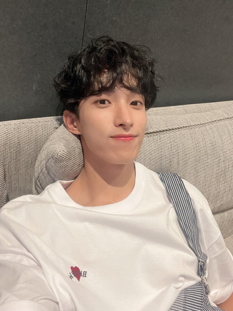 idksssrrd's tweet photo. 이소파에도겸팬의염원이깃든것이분명함 https://t.co/CBeZBrmPah