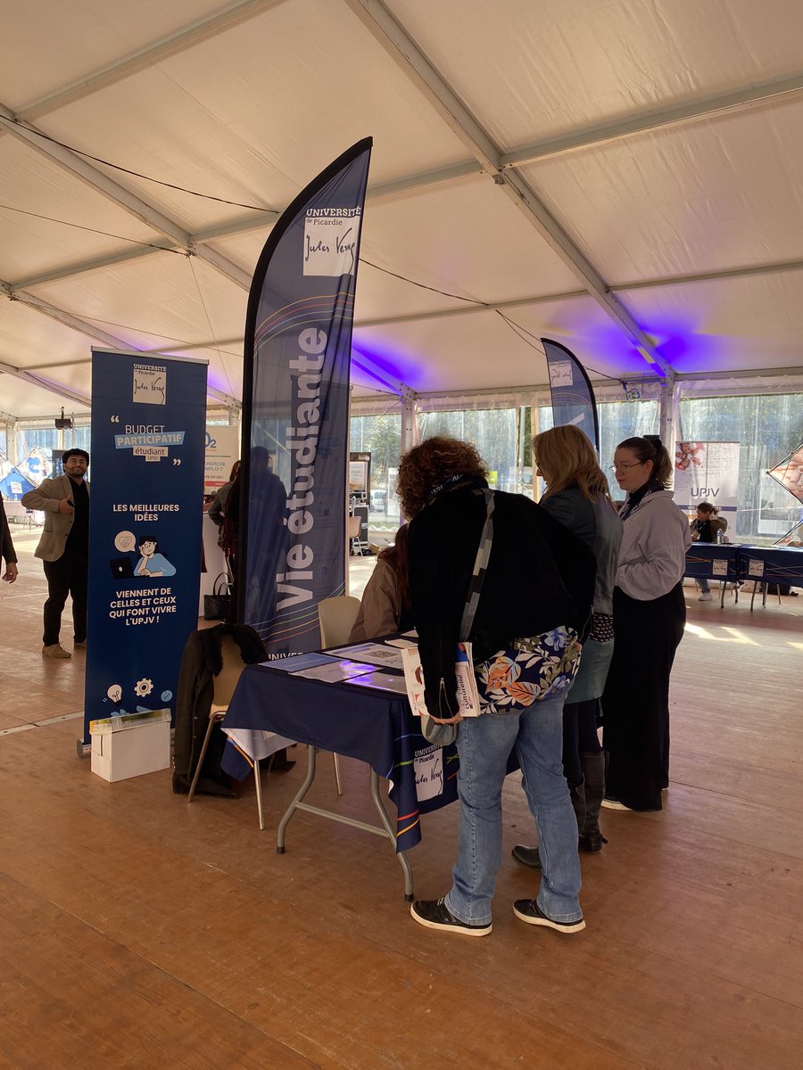 UPJV_Univ's tweet image. #RetourEnImages : Les Journées de l’Engagement Étudiant 📸

Un 2e jour marqué par un forum jobs étudiants. Assos étudiantes de l’UPJV, entreprises et employeurs ont accueilli les étudiants jusque 17h. 

#upjv #jee2023 #jobetudiant #emploietudiant #amiens #hdf