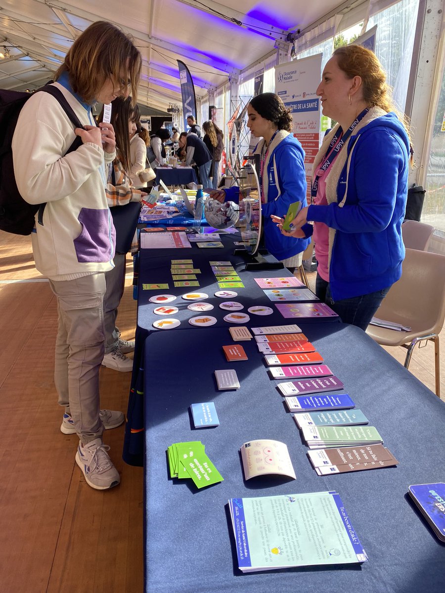 UPJV_Univ's tweet image. #RetourEnImages : Les Journées de l’Engagement Étudiant 📸

Un 2e jour marqué par un forum jobs étudiants. Assos étudiantes de l’UPJV, entreprises et employeurs ont accueilli les étudiants jusque 17h. 

#upjv #jee2023 #jobetudiant #emploietudiant #amiens #hdf