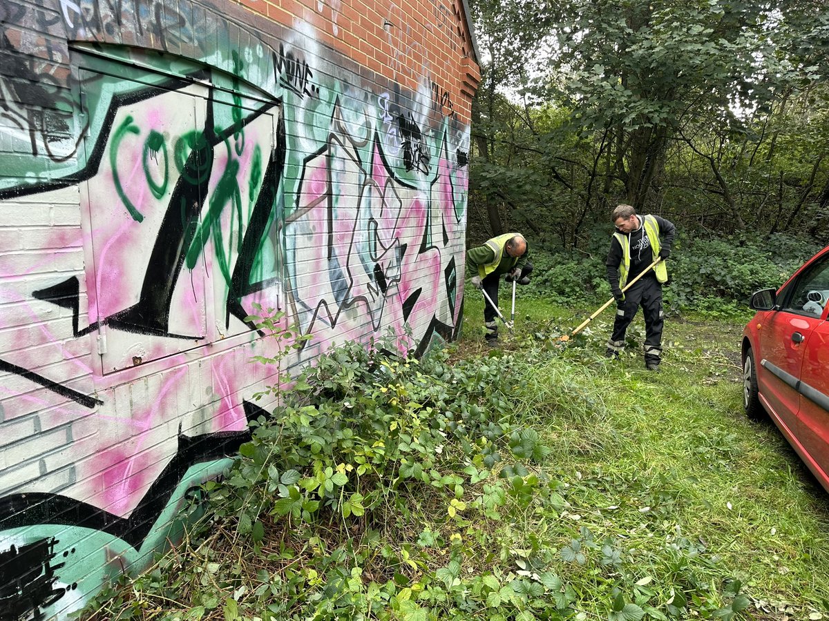 A Day of Giving Back
Earlier this week, JND joined forces with one of our new clients for a wholesome day of charity volunteering work! Both teams came together to donate their precious working hours to the preservation of the historic Basingstoke #Volunteering #BasingstokeCanal