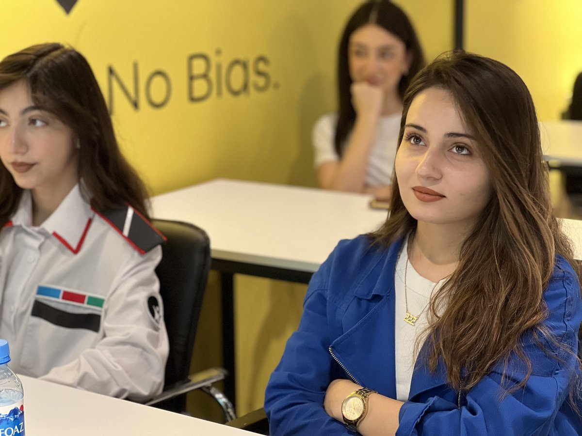 MigvolunteerAze's tweet photo. “Miqrasiya Könüllüsü” İctimai Birliyinin təşkilatçılığı və ”Coders Azerbaijan” Proqramlaşdırma Mərkəzinin təşkilati dəstəyilə “SMM Class” layihəsinin növbəti təlimi Elçin Poyliyev tərəfindən həyata keçirilib! 🤩 

#MiqrasiyaKönüllüsü #SənFərqlisən #MKİB #SMMClass #SMM #PR https://t.co/ISss7l9TTS