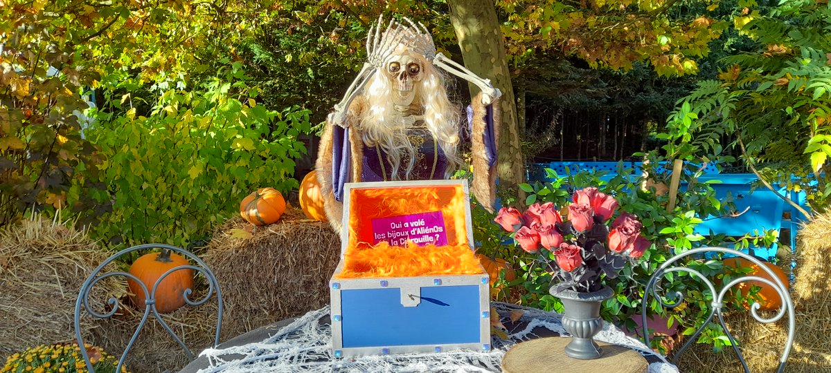🎃 Pendant les vacances de la Toussaint, oserez-vous participer à l’épouvantable jeu de piste ? 
Des indices sont à repérer tout au long de la visite, cachés dans les différents monuments du parc ou détenus par d’horribles créatures...

#Halloween #sortie #vacancesdelatoussaint