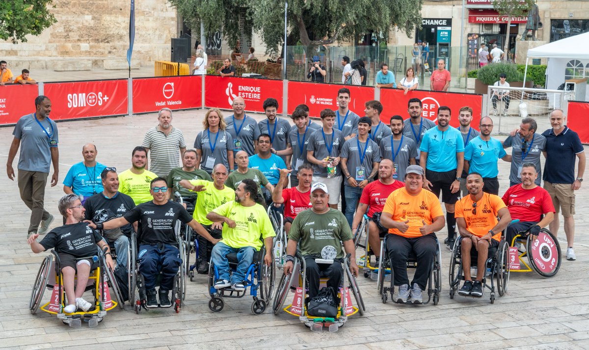 Los mejores jugadores de <a href="/futbolensilla/">A-ball, Fútbol en silla</a> fueron los grandes protagonistas de la jornada del evento 3x3 de A-ball.

Jugadores de la <a href="/afvcf/">داب</a> y los del equipo @aballupv @lennoxemea formaron los equipos que disputaron el torneo 3x3.

¡JUNTOS CRECEREMOS! 
#divierteteconelaball #Igualdad