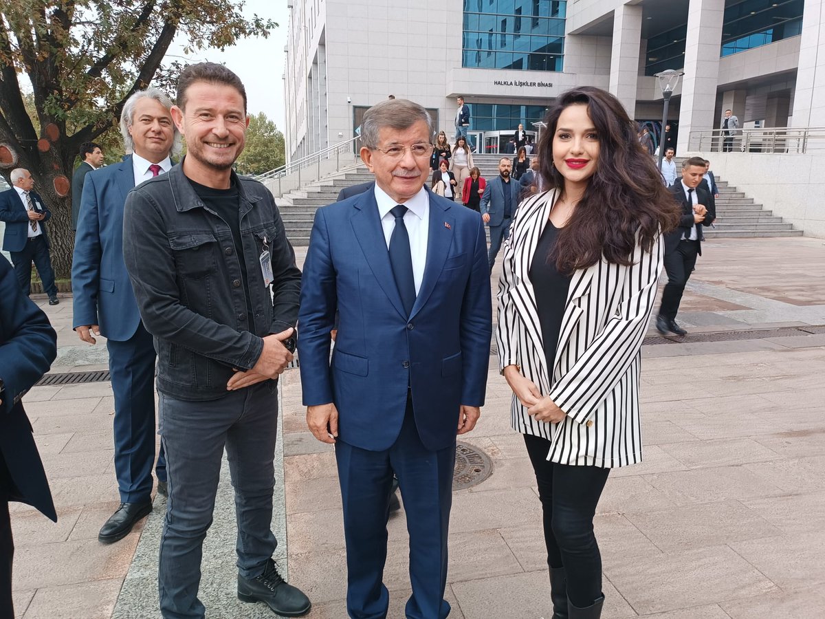 Arkadaşlar herzaman bekleriz elbette yanınızdayız nezaketini asla bozmayan Sn Hocam <a href="/GelecekPartiTR/">Gelecek Partisi</a> Genel Başkanı <a href="/Ahmet_Davutoglu/">Ahmet Davutoğlu</a> 
Güleryüzü ve nezaketi için teşekkür ediyoruz
#HBYSPLATFORMU
#HbysBilgiİşlem