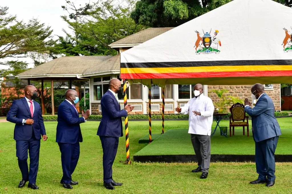 President Museveni received the Secretary General of the Africa Continental Free Trade Area (ACFTA), Wamkele Mene, who paid a courtesy call on him at State Lodge, Nakasero and expressed the need to have viable infrastructure, especially the railway network.