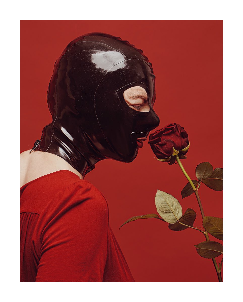 The red room 
Part 1.1
-
#portrait #portaitphotography  #conceptualportrait #contemporaryphotography #conceptartist #fineartphotography #minimalzine #gominimalmag #killerminimal #dreamermagazine #subjectivelyobjective #ignant #archillect #itisartime #roses #latex #reddress