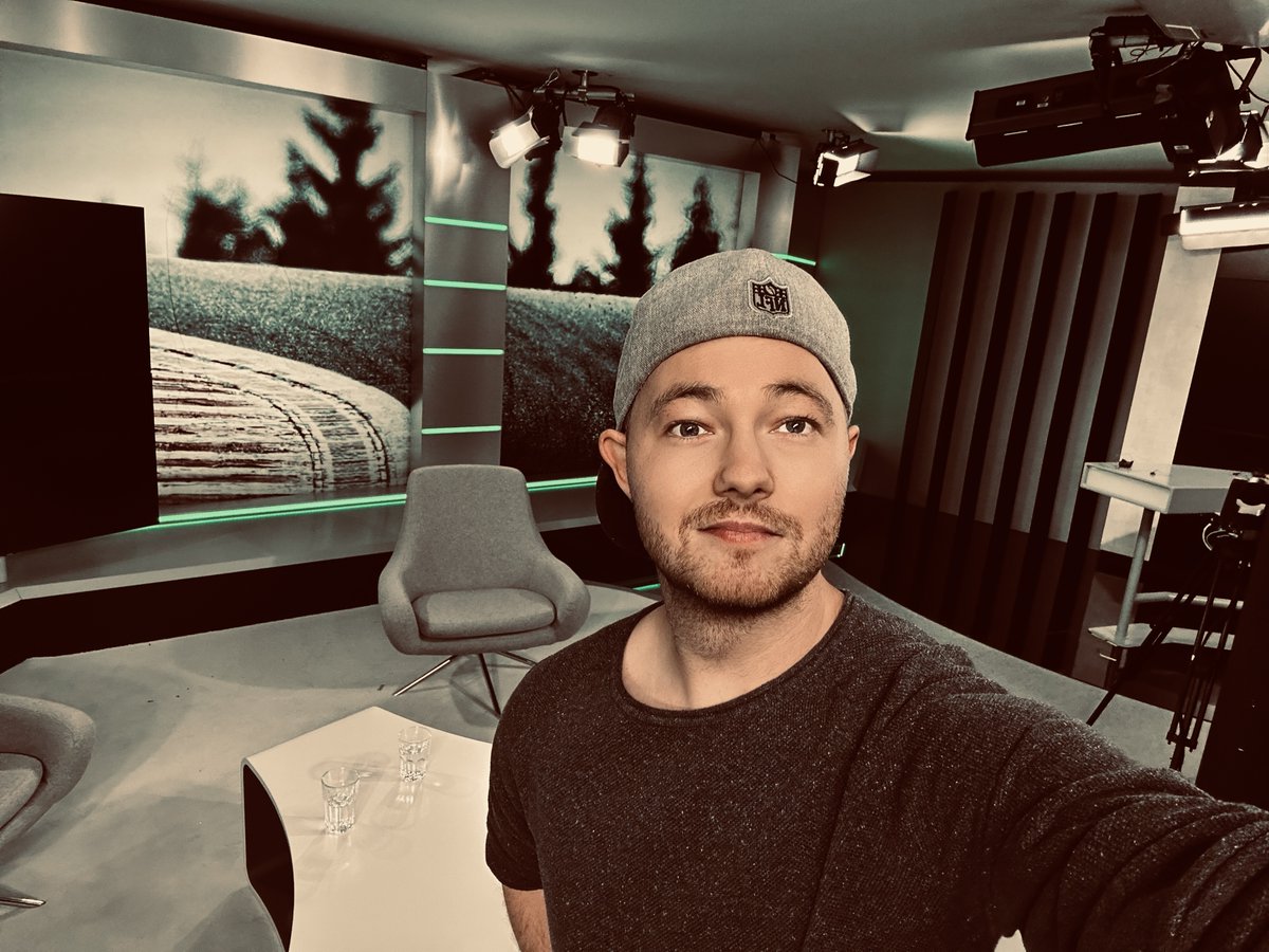 In eigener Sache: Nach 7,5 Jahren habe ich bei <a href="/SPORT1/">SPORT1</a>  gekündigt. Wer mich kennt weiß, wie schwer mir diese Entscheidung gefallen ist.

Wie es für mich nun weitergeht? Keine Ahnung. Ich bin offen für eine neue Herausforderung als "Senior" Community Manager.