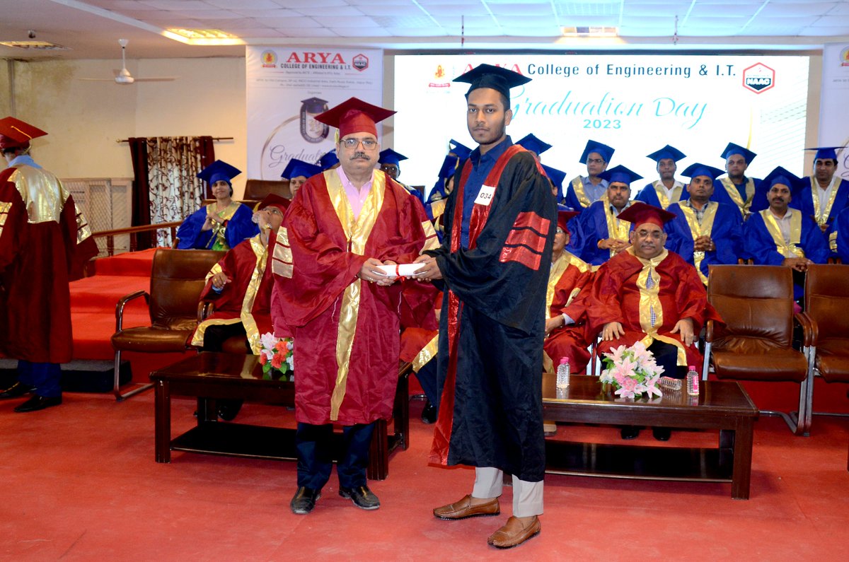 aryacolleges's tweet photo. Your accomplishments mark the beginning of a promising future, and we have no doubt that you will continue to shine in your respective fields.
#GraduationDay #GraduationDay2023 #Graduates #AryaCollege #AryaGraduationDay #MakeCareerWithACEIT https://t.co/6Zq60MuvXg