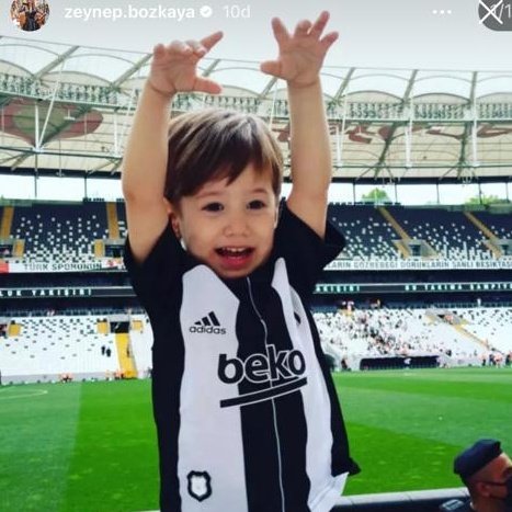 barisuysal17's tweet photo. Küçük oğlum Ali Ata'nın ilik nakli olması gerekiyor. Kızılay şubelerine giderek kök hücre donörü olmak istiyorum demek yeterli.
Lütfen duyarsız kalmayalım.
Nakil bekleyen bir çok CAN için belki de UMUT sizsiniz! @Kizilay @Besiktas @cArsi_1982 @forzabesiktas @carsidan1903 https://t.co/JTsjRc3hdf