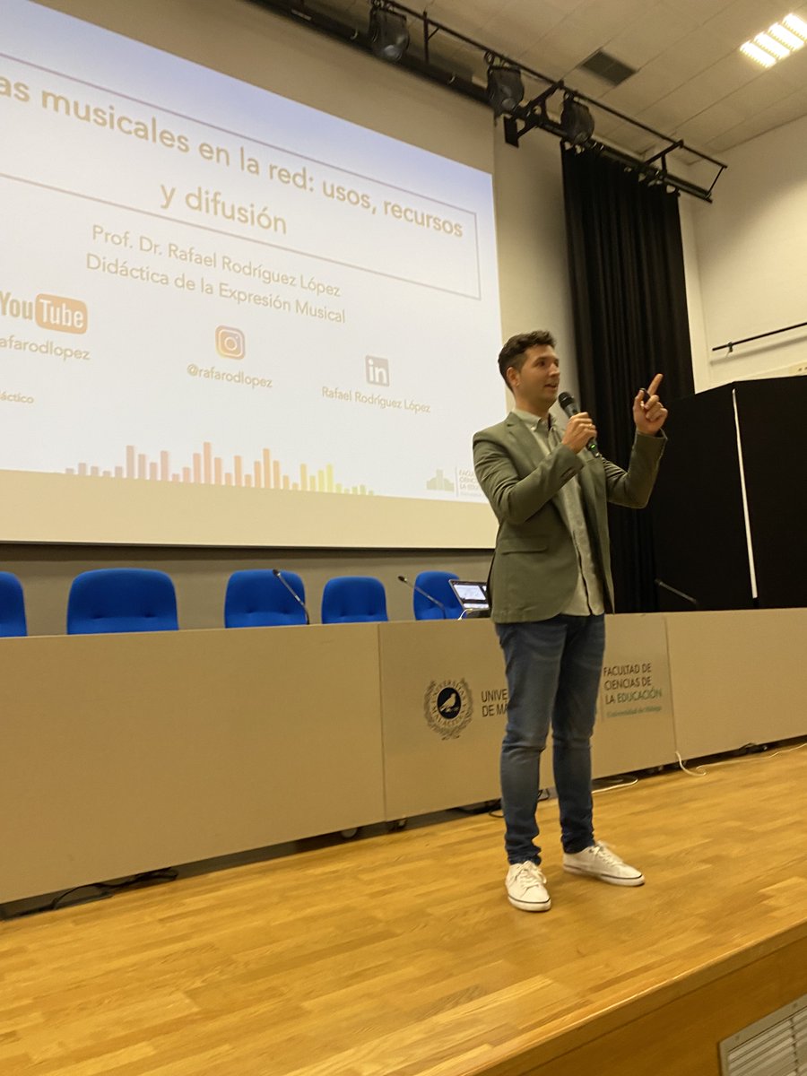 FacultadEducaciónUMA tweet media