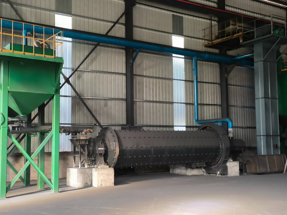 wenjiel60854689's tweet image. What are the main factors that cause green defects?
The main factors that cause #greenbody defects is
The process is unstable. the technical parameters of batching, kneading and molding fluctuate greatly, resulting in the plasticity of the paste fluctuating
#Graphitization