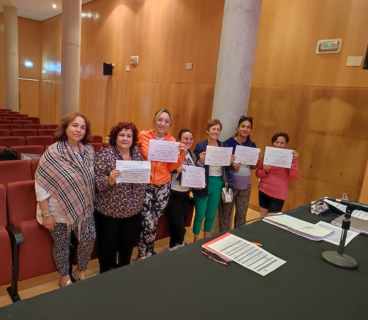 SolidaridadIn's tweet photo. 🎓¡Cerramos con éxito el Curso de Orientación Laboral del #ProgramaMujer #VélezRubio #Almería!
💪Las participantes están muy contentas y expresan haber adquirido conocimientos que desconocían.
¡En cada aprendizaje, construimos un futuro más sólido! 💼✨
#OrientacionLaboral https://t.co/TbRpeAohta