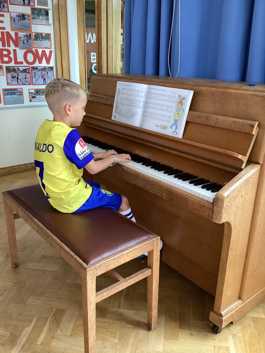 JBPS_Notts's tweet photo. Enjoying piano at John blow #year6takeover https://t.co/RwN5c46Z9k