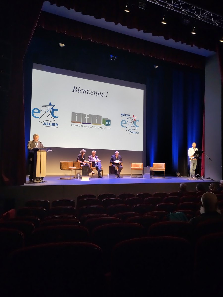 Le Mazier était présent hier à l'invitation de l'école de la deuxième chance Allier qui fête ses 20ans 🎉 au théâtre de Moulins. 

Bravo 👏 à ce dispositif engagé et innovant, et fiers de faire partie de ses partenaires de terrain dans le monde rural.