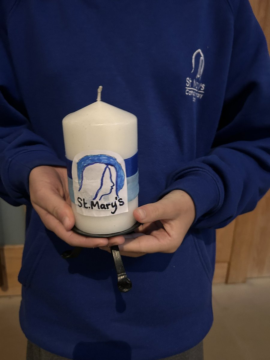 Y6 are at the Cathedral this morning to take part in the St Clare’s Trust Mass. The theme is ‘Let Your Light Shine’.