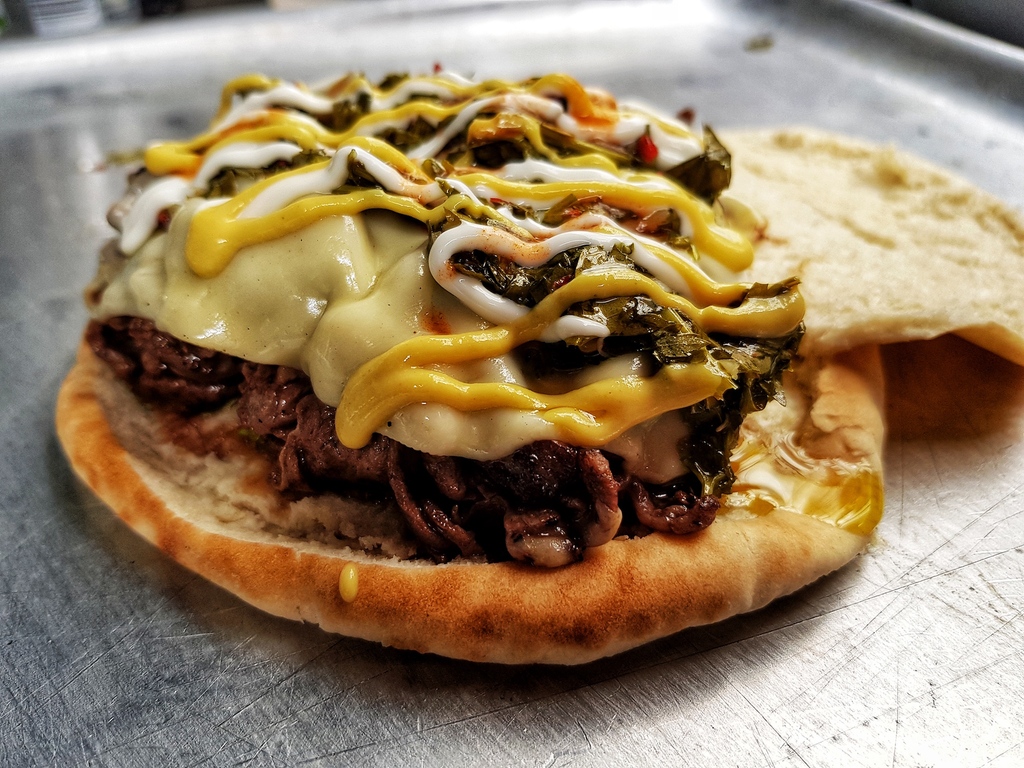 We have High Steaks popping up at Finzels tomorrow.⁠
⁠
These incredible sandwiches come with onglet steak, onions and chimichurri sauce and served in warm pita bread - delicious!⁠ 

Catch them at the market from 11am tomorrow.

#Steaksandwich #chimmichirri #Bristolstreetfood