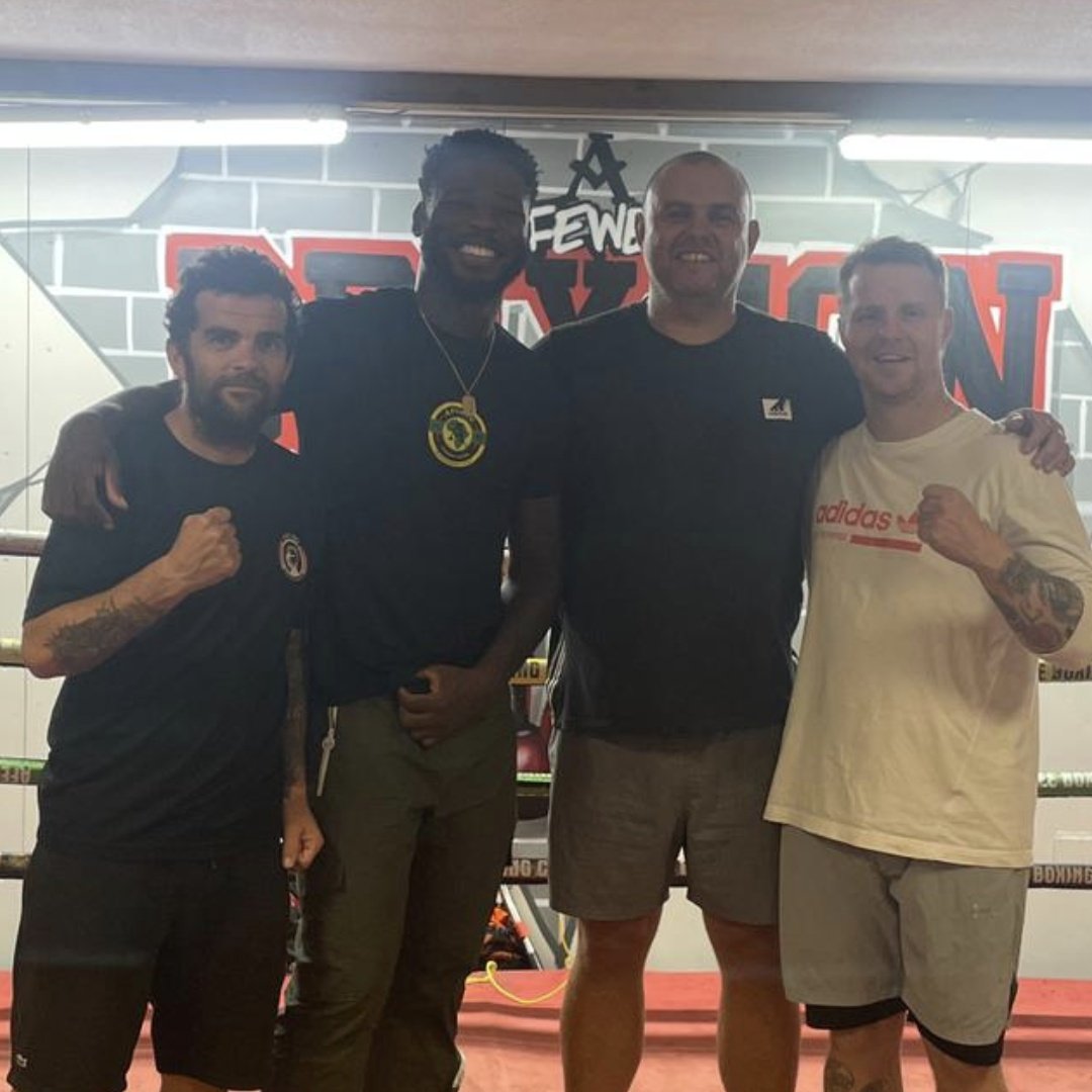VeeFello's tweet photo. #NewProfilePic #IsaacChamberlain @IChamberlain_ https://t.co/Lxzbpb0KNl