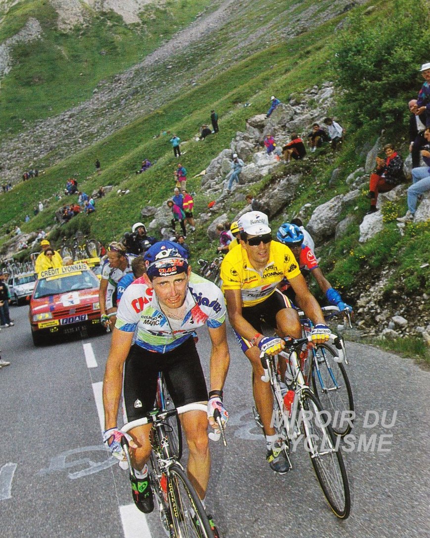 Tony Rominger, Miguel Indurain, Alvaro Mejia, Andrew Hampsten & Zenon Jaskuła en tête dans le col du Galibier (Tour 1993 - Stage 10)

📸 MC
#TonyRominger #MiguelIndurain #Galibier #colduGalibier #TDF #TDF1993 #cyclisme #cycling #ciclismo