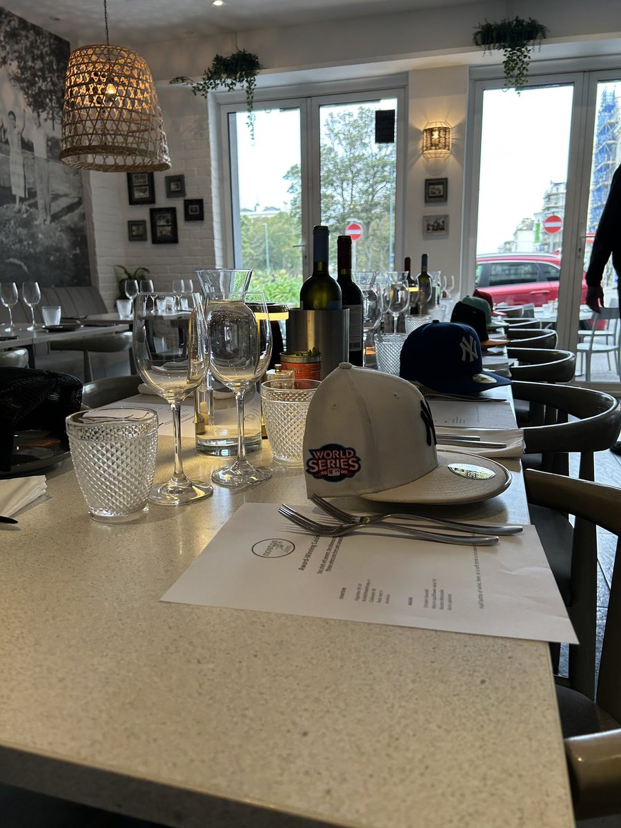 CBCSussex's tweet photo. The Power of Storytelling at our VAP Top Table Event at the fantastic @NostosHove
#events #storytelling #powerofstorytelling #inspirationalstories #differenthats 🧢 https://t.co/ZkXQo3EBpE