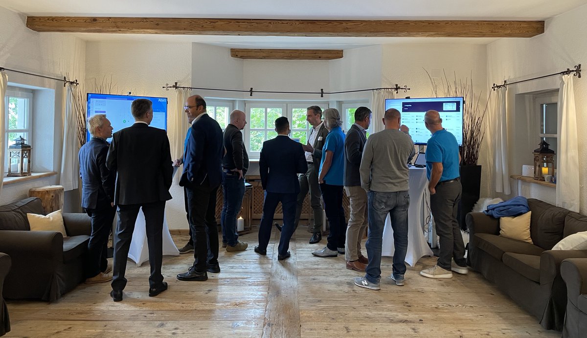 Heute frühstücken wir nochmal mit unseren Kunden in Österreich auf dem Ansitz Wartenfels.
Nächste Woche wird unser Business Breakfast „BE digital, BE natural“ auf dem Hofgut Sickertshofen (München) und dem Landgut Lingental (Heidelberg) enden. 
unify-business-breakfast.com