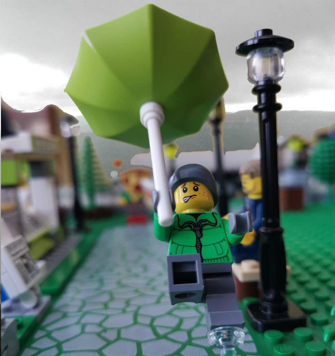 For anyone under the #redweather warning from <a href="/metoffice/">Met Office</a> please take care and don't put #firstresponders at risk by going out. #StormBabet