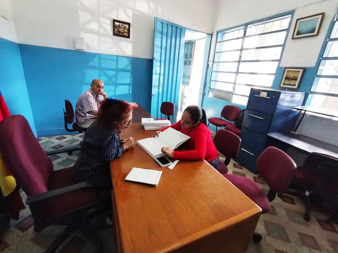 #19Oct Avanzamos en nuestra Gestión Tributaria, el enlace de la Dirección de Recaudación, Lcda. Ingrid Anaya, visitó las Direcciones de Política del Municipio San Cristóbal para actualizar la información de los deberes formales de los agentes de Percepción 
<a href="/FreddyBernal/">Freddy Bernal</a>