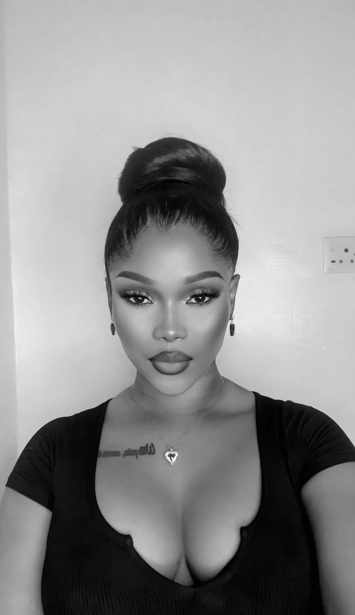 Auntyadaa's tweet photo. Quote/reply with a black and white picture of yourself ✨ https://t.co/zCqkjpRb7o