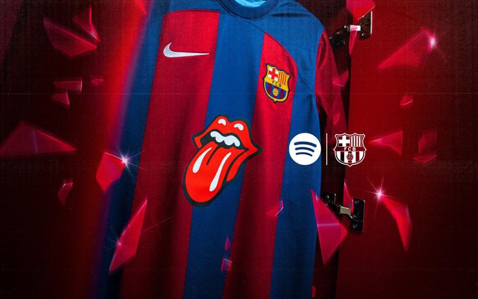 O FC Barcelona fez uma parceria para uma edição limitada do equipamento com o logo dos Rolling Stones.