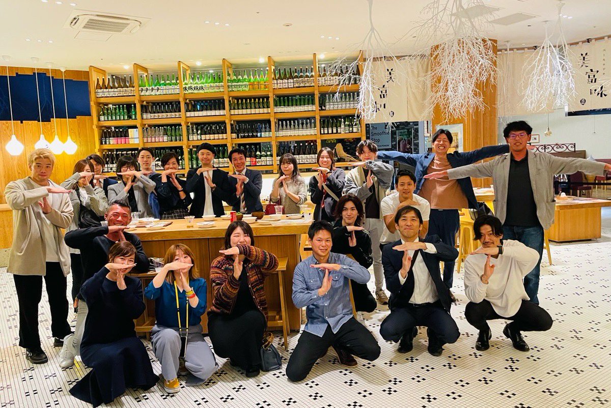 t_room_toyama's tweet photo. 【御礼】10/18「富山駅前交流会@ T-ROOM」!今回も「バール��デ・美富味」で開きました。SNSを見て来た方も多く、面白い人に出会いたい、他業種の人に会いたいとの思いを持って参加した方々で、とても盛り上がりました!次回は10月25日(水) #troom
▶︎申し込みこちら https://t.co/iFNNkqD0YL https://t.co/US2qQKu0tE
