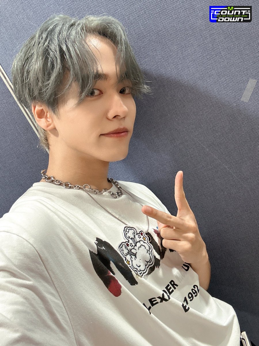 오늘 날씨.... 청량하네....💙
이제 계절을 4분기 아니고 5분기로 나눠야 하지 않을까?👀
온옾 노래를 듣는 계절을 하나 더 추가해야하지 않을까?👀
바로 오늘 같은 날 엠카 무대를 돌려보며 
이 사랑의 계절을 즐겨야하지 않을까?🥰
#온앤오프 #ONF #바람이_분다 #Love_Effect