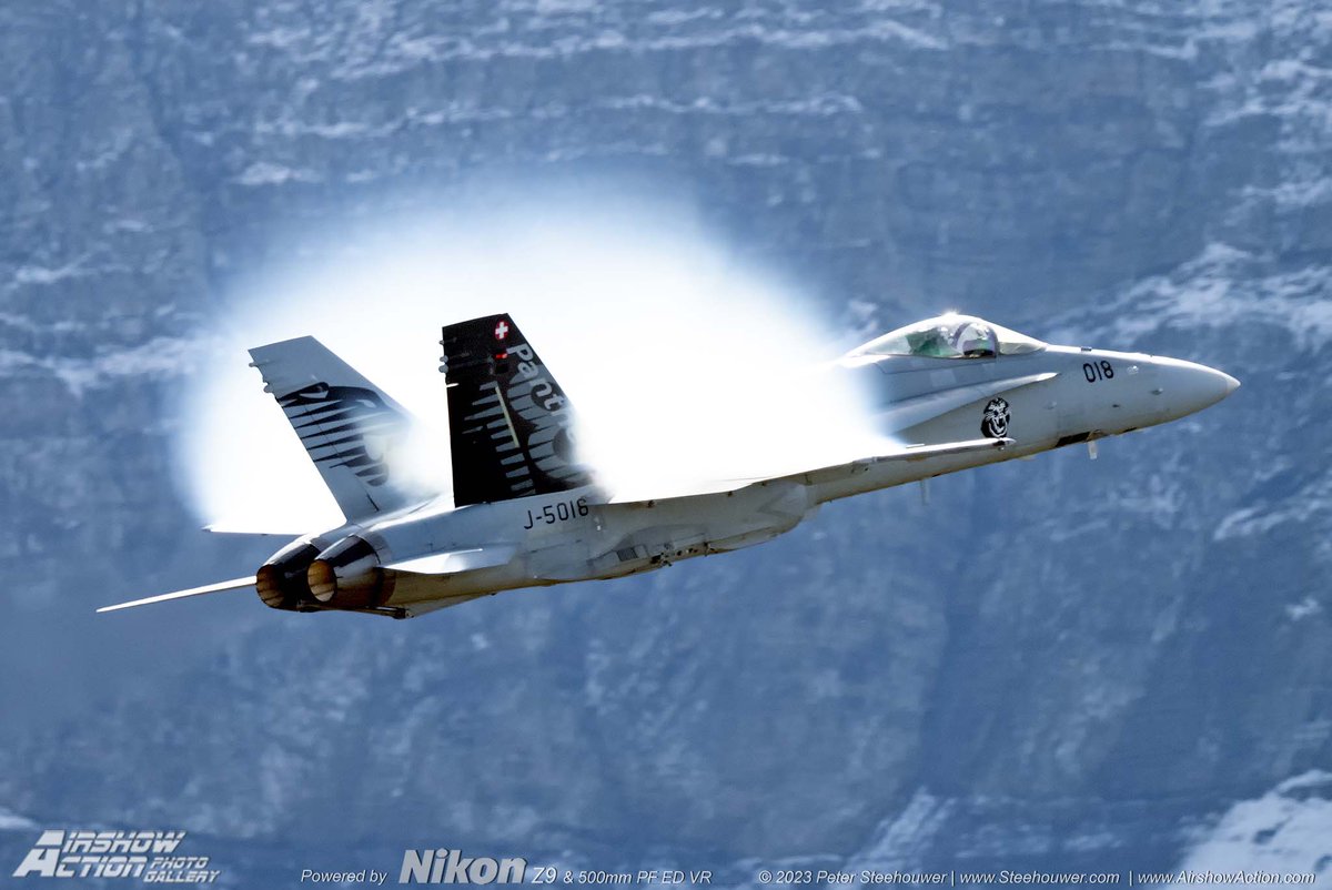 Airshow_Action's tweet photo. 17th of Oct. 2023 Axalp 🇨🇭Switzerland
Training day today!!! 👍
And GREAT weather!!
Testing out the new firmware of Nikon Z9 with the new airplane detection mode.
With mountains in the background works perfectly!😮
#Nikon #Z9 #New #Airplane #AFDetection https://t.co/1to1a5MoHq