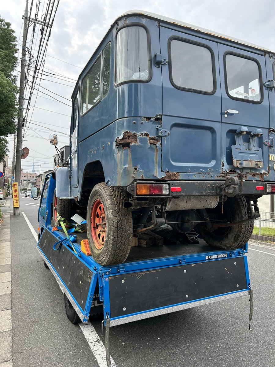 tks556's tweet photo. 10年ほど草ヒロ状態だったBJ41を九州から迎え入れました！
ピカピカの純正を目指しますが、まずは車検を取る為の整備をしたいと思います🔥 https://t.co/7iwxCq55WP