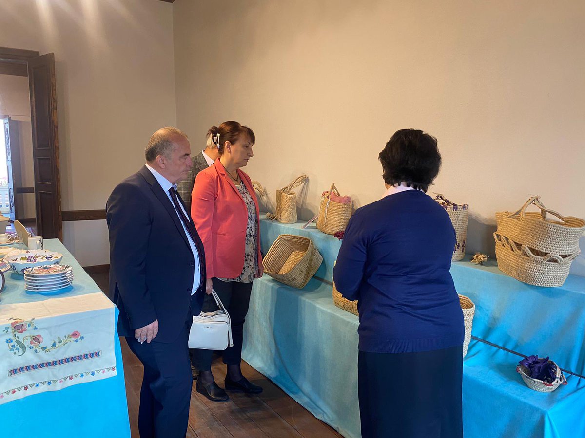 BafraHEM's tweet photo. Bafra İşletme Fakültesi Dekan Yardımcısı Sayın Doç.Dr. Suzan Urgan ve fakülte sekreteri Sayın Erdoğan Büyükkeskin kurumumuzu ziyaret ederek kurslarımızla ilgili bilgi edindiler.Ziyaretlerinden dolayı kendilerine teşekkür ediyoruz. https://t.co/zQq1KDT8OQ