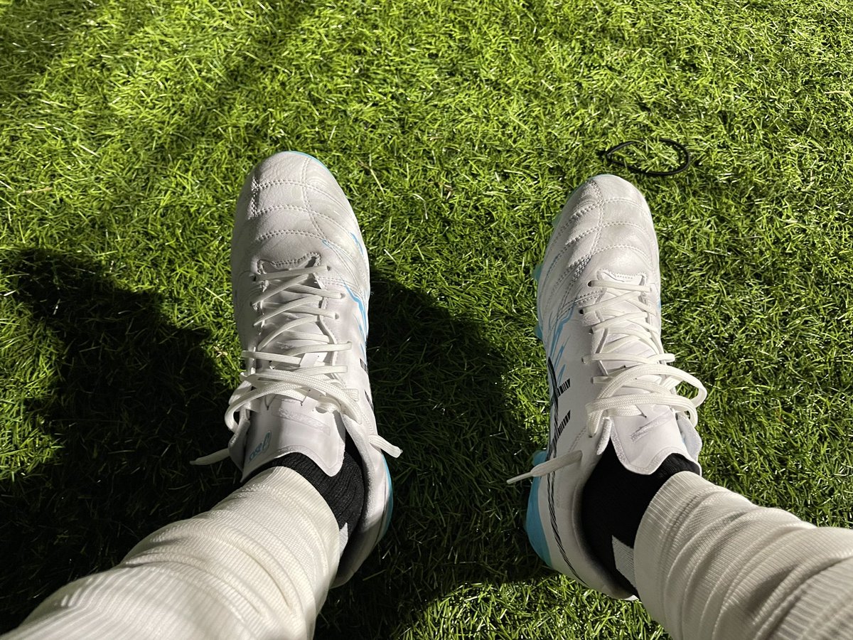 mentosfcutd15's tweet photo. XFLY5とGIOCAグリップソックスの相性は良いのかもしれん。
#GIOCA
#XFLY5 https://t.co/LDWF80f5VR