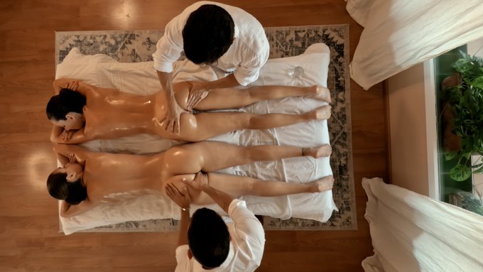 Our first SOFT SWAP 🥵 We had a lot of fun filming this video with @mysweetapplexxx   The video is available