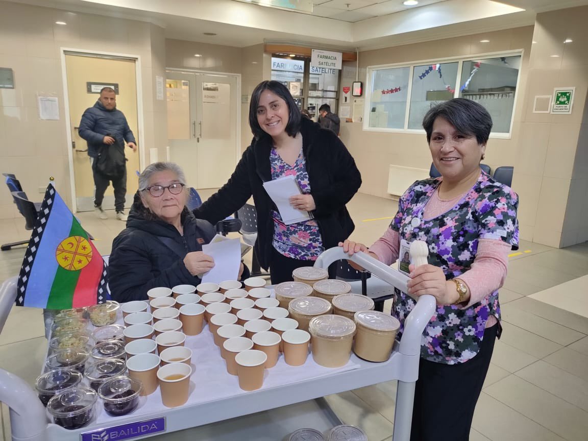 HospitalChue's tweet photo. 🏥 EN CURANILAHUE: PROMUEVEN LA ALIMENTACIÓN SALUDABLE DESDE UN ENFOQUE INTERCULTURAL

👉 En un trabajo en conjunto entre el equipo de Promoción del Hospital de Curanilahue y la Unidad de Salud Intercultural, se celebró el día mundial de la alimentación. 

#UnChilequeAvanza https://t.co/DhsFpjeBW8
