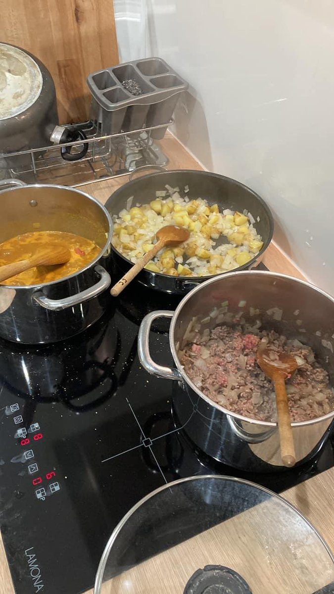National Curry Week. Therefore, I’m cooking four diff curries for Youth Club tonight. Jamaican, Madras, Korma and a Cauliflower n Chickpea Dry curry. @TomCoopey <a href="/nick_radipole/">Nick Clarke</a> @johaine_ <a href="/bishopsarum/">Stephen Lake</a> @bishsherborne