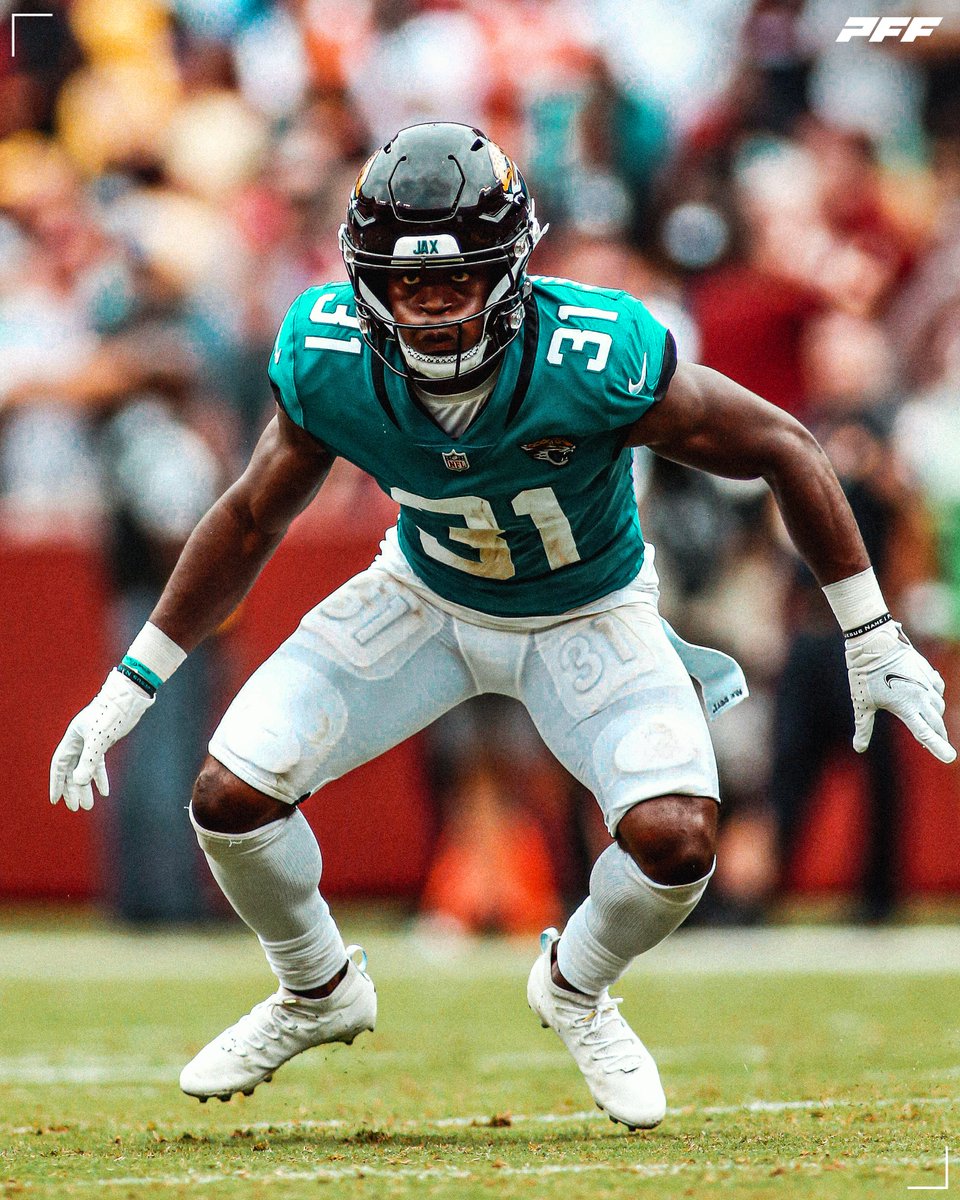 PFF's tweet photo. Darious Williams this season:

🔒 0 TDs allowed
🔒 3 INTs
🔒 6 forced incompletions https://t.co/iO6f4ivvHD