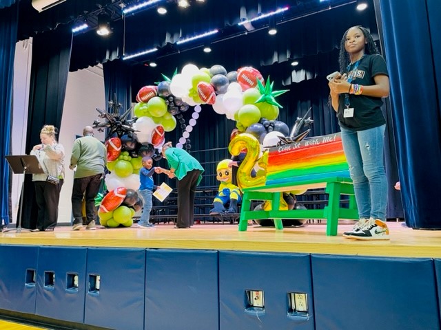 Dr. David and Ruth Anderson Academy School No. 16 tweet media