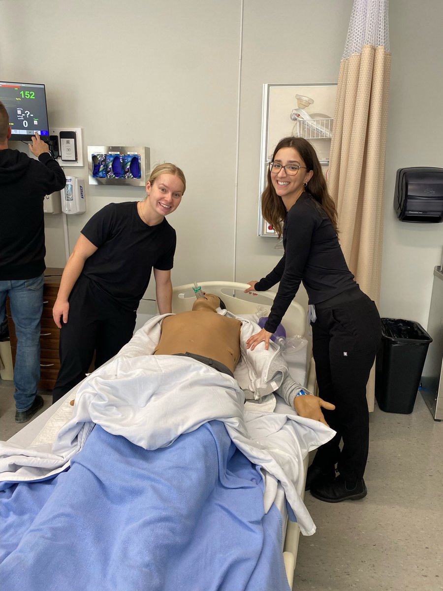3rd year NOSM University students in Kapuskasing learning about culinary medicine and ACLS at our SIM Lab 🥼