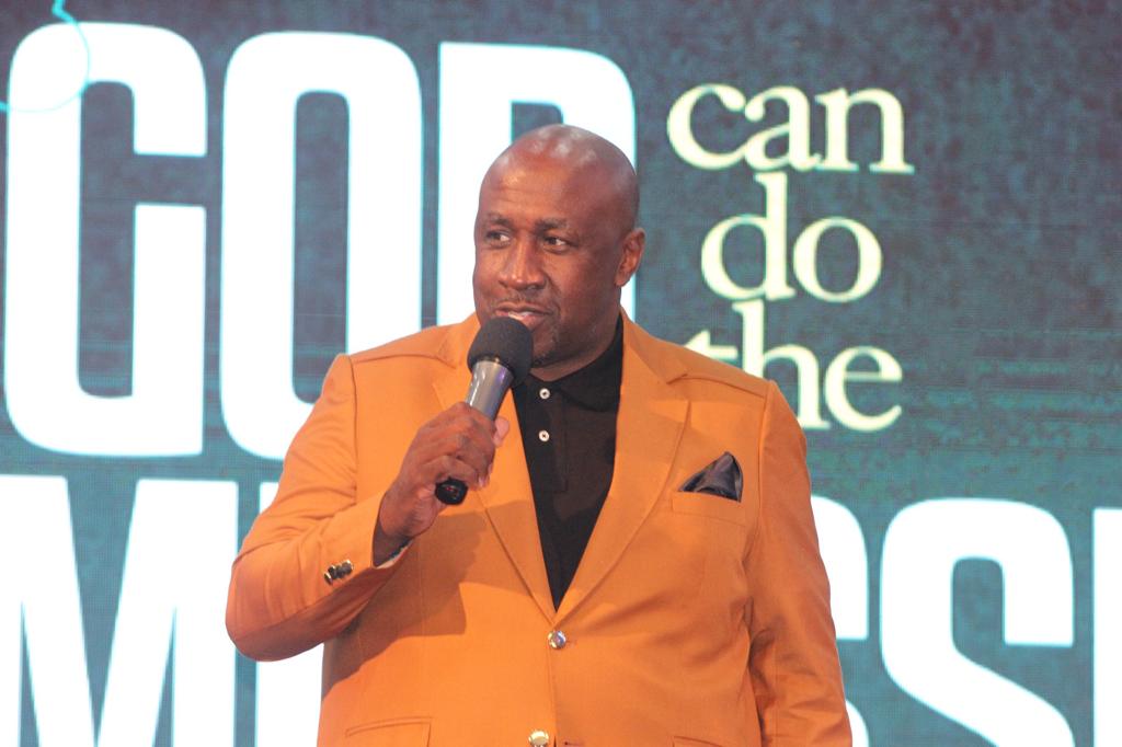gracehousetwit's tweet photo. ”We have an incorruptible inheritance in Christ, giving us eternal access to everything God is, everything God has and everything God can do.”(1 Peter 1:1-4)@RevXolaNzo #BreakThruWednesday last night @GraceHouse...What a mighty God we serve!#GHFCservice #iWillTestify https://t.co/OWVq9XiKBp