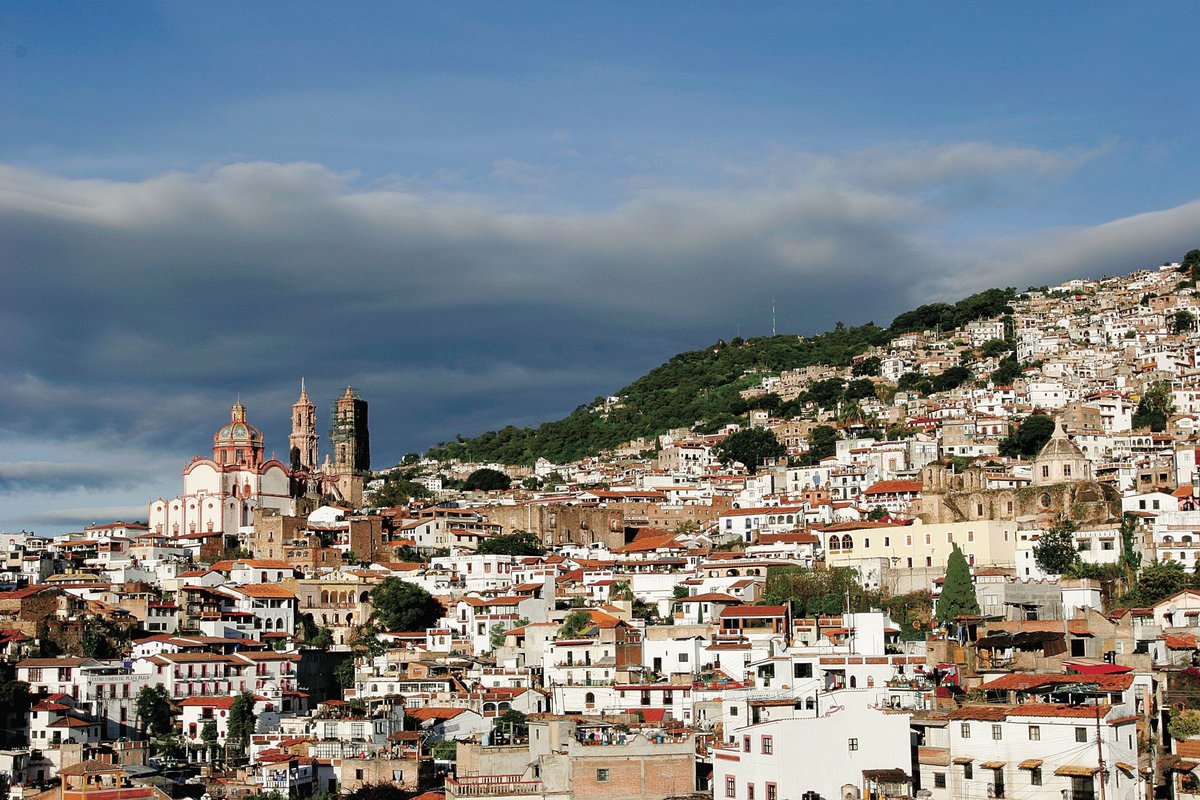 MexicoEncanto's tweet photo. ✨ Descubre #Taxco, donde las calles empedradas cuentan historias y la plata brilla con una luz propia. ¡Déjate llevar por el #EncantoViajero y sumérgete en una joya colonial inolvidable! 🌆🇲🇽 https://t.co/5RX75TRoy2