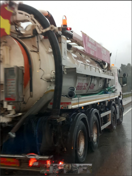 NETrunkRoads's tweet photo. ⚠️ We have Vactor units & tankers on site on the #A90 around #Finavon & #Brechin along with flood patrol teams.
➡️ Our teams will continue to patrol the area & monitor the impact of #StormBabet.
🙏 Please take care & #StaySafe.
#DriveSafe #WeatherAware #PlanAhead #Angus https://t.co/dqpk1x2qfZ