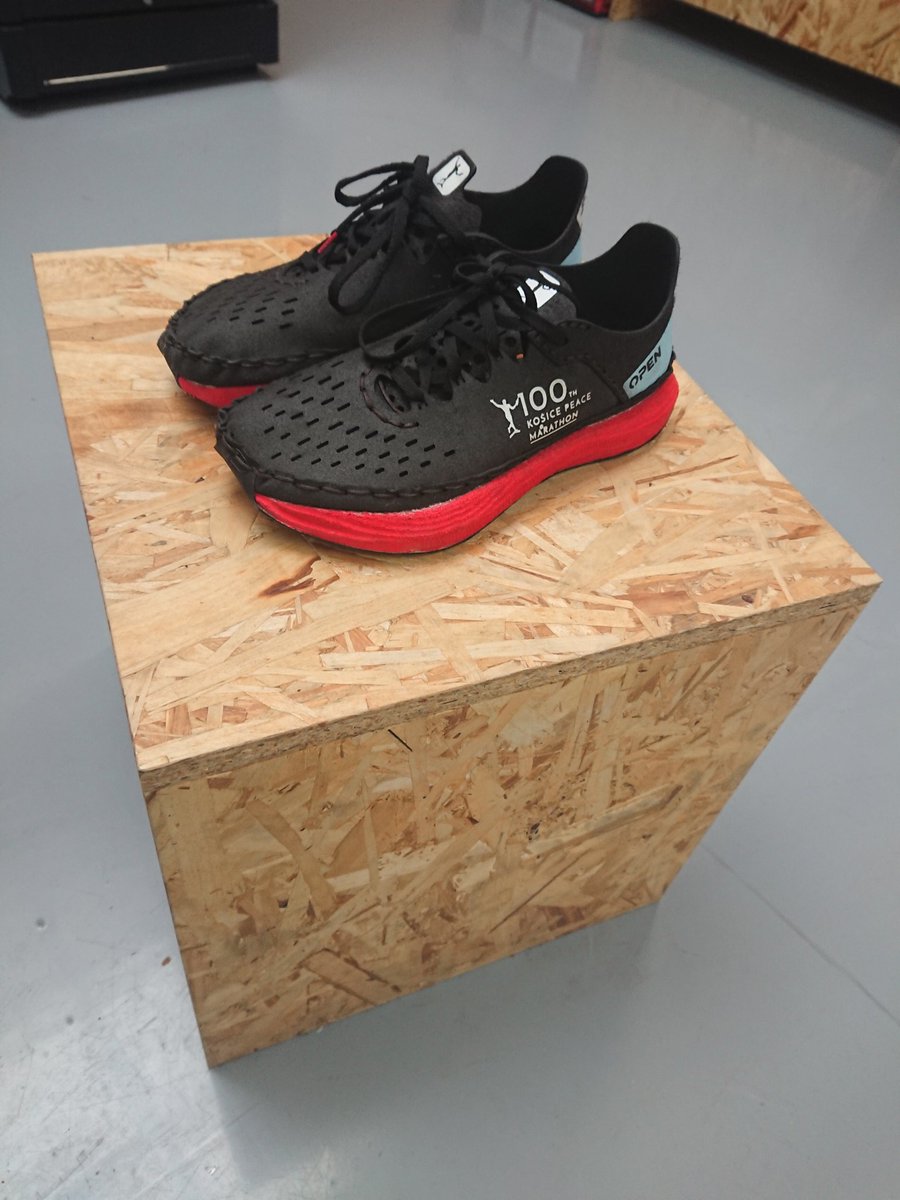 Hallo from Viena's Happy Lab! Let's MAKE shoes in Vien!
Follow OpenFootwear ;)