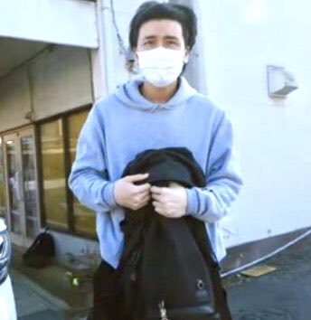 AXzZZ5JXHK8l7Yi's tweet photo. すき花の大事なテーマのひとつ忘れ物…
忘れ物と言えばこの人!!🗝👓

#藤井風 #Fujiikaze #忘れ物 https://t.co/MDTT7TcSjG