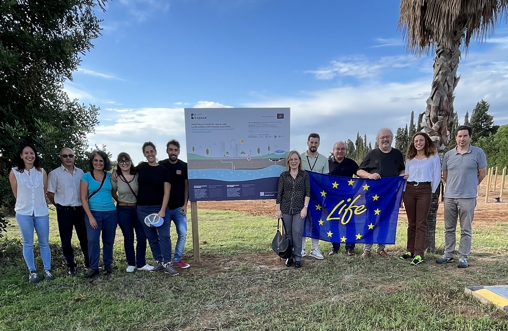 Comaigua (@comaigua) on Twitter photo Ahir l'EDAR de Cambrils va acollir la visita presencial a les basses d'infiltració construïdes dins del projecte #LIFEREMAR, amb l'exposició dels partners dels treballs fets fins al moment i les properes accions a realitzar.
<a href="/la_UPC/">Universitat Politècnica de Catalunya (UPC)</a> <a href="/LIFEprogramme/">LIFE Programme</a> <a href="/CNRS/">CNRS 🌍</a> <a href="/CSICCat/">CSIC en Catalunya</a> <a href="/MejorasE/">Grupo Mejoras</a> Ahir l'EDAR de Cambrils va acollir la visita presencial a les basses d'infiltració construïdes dins del projecte #LIFEREMAR, amb l'exposició dels partners dels treballs fets fins al moment i les properes accions a realitzar.
<a href="/la_UPC/">Universitat Politècnica de Catalunya (UPC)</a> <a href="/LIFEprogramme/">LIFE Programme</a> <a href="/CNRS/">CNRS 🌍</a> <a href="/CSICCat/">CSIC en Catalunya</a> <a href="/MejorasE/">Grupo Mejoras</a>
